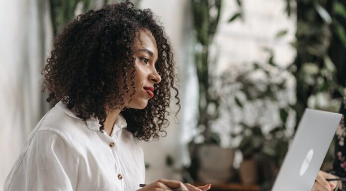 Zawody, o których nie uczą w szkole – 10 najbardziej niezwykłych profesji nowe zawody na rynku pracy